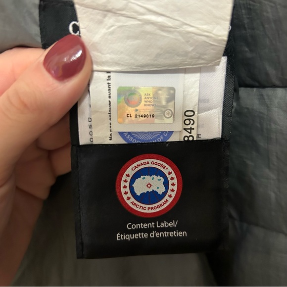 Canada Goose HyBridge Lite Jacket - Picture 8 of 16